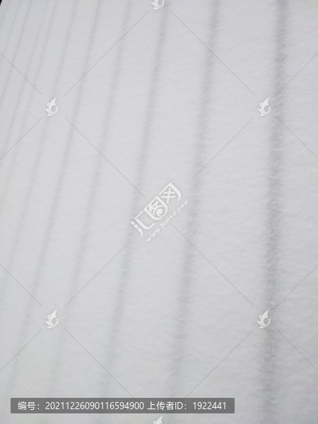 屋頂上的白雪
