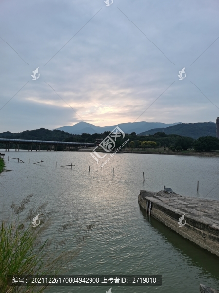 河流