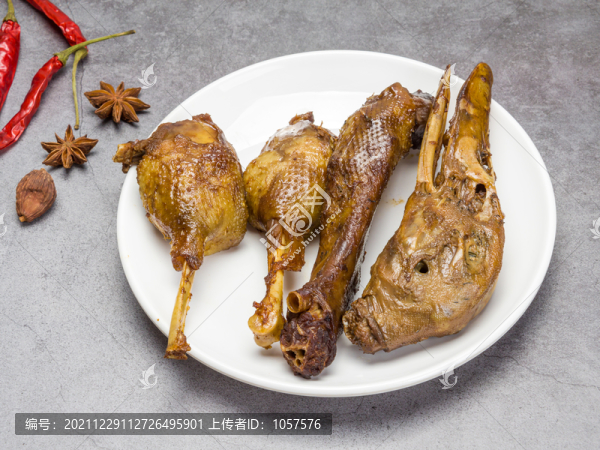 鹵鴨頭鴨脖鴨掌熟食