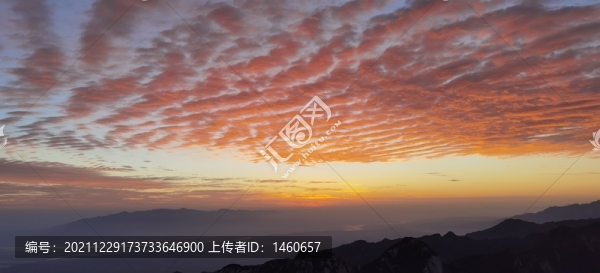 晨光云景