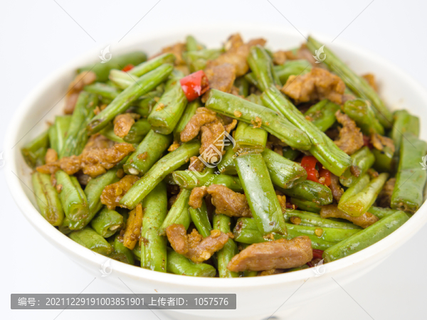 四季豆炒肉白底