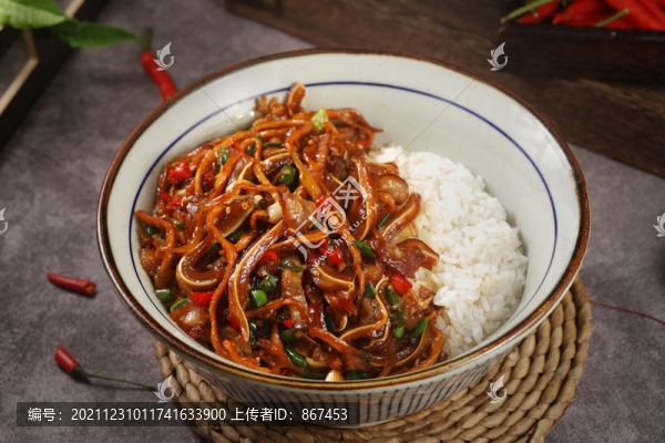 炒耳尖蓋碼飯