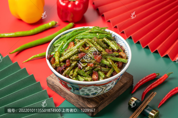 四季豆炒肉擂椒拌飯