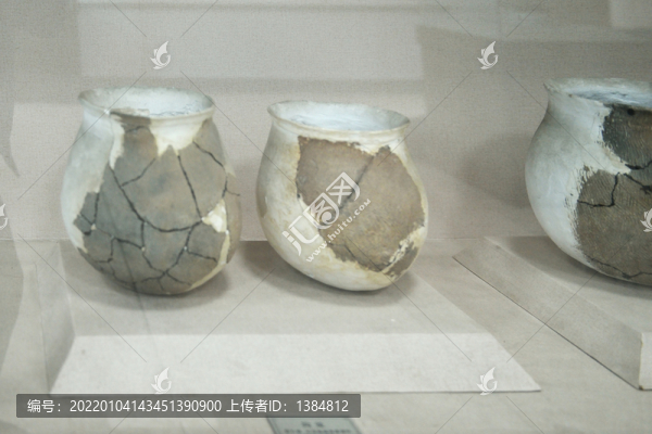 城背溪遺址出土陶器