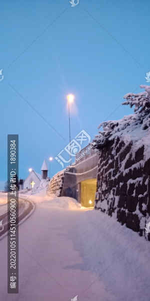 雪覆蓋的公路