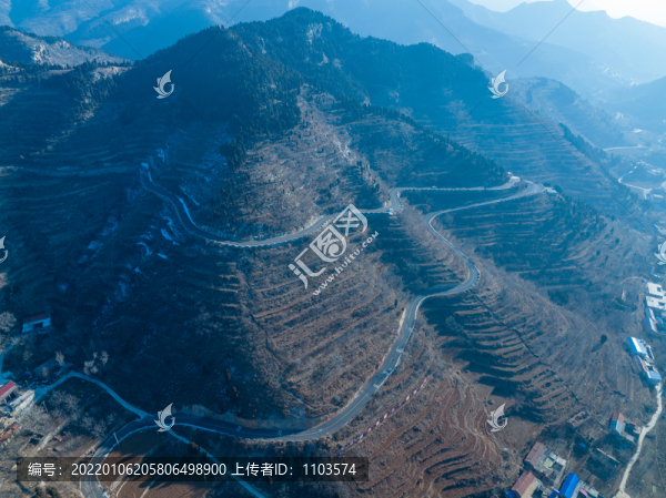 濟南山區(qū)盤山路
