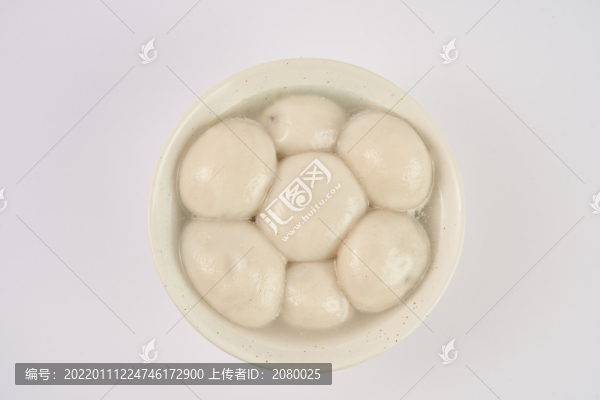 白色背景湯圓