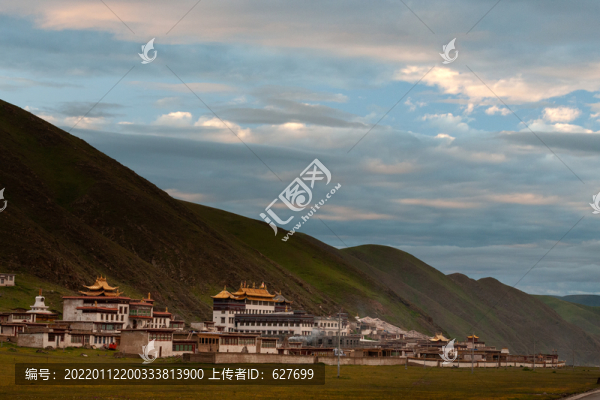 扎溪卡草原風(fēng)光