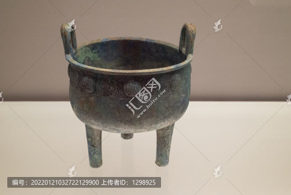 西周早期青銅鼎