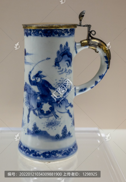明代青花人物瓷杯