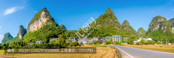 中國(guó)廣西桂林陽(yáng)朔遇龍河景區(qū)