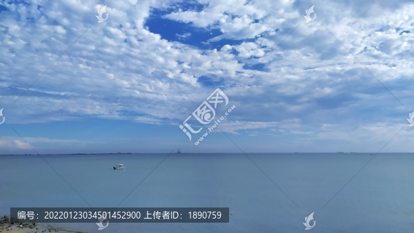 藍天白云大海
