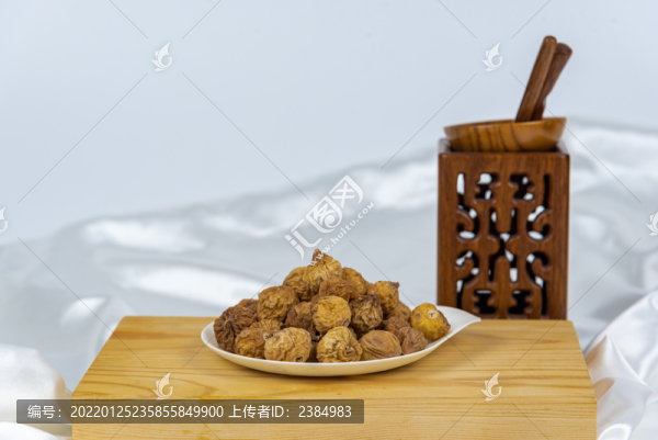 盤子里的干果