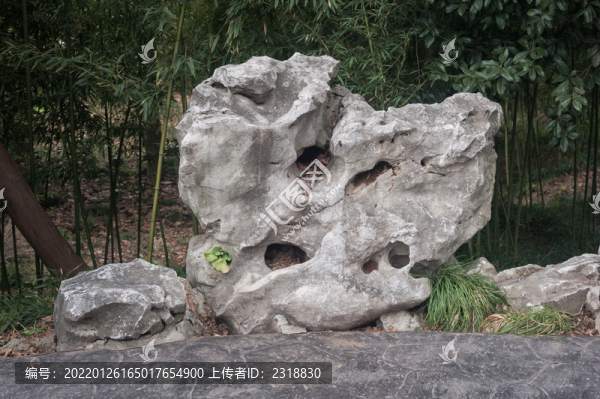 假山石