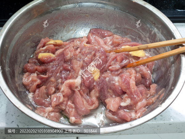 美食制作之?dāng)嚢枋萑馐巢? title=
