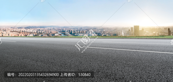 瀝青公路和城市景觀