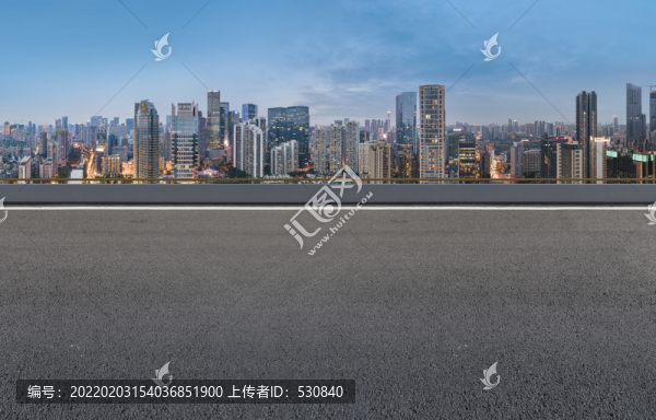 道路地面和現(xiàn)代建筑