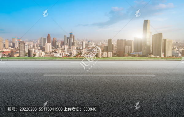 瀝青地面和金融區(qū)建筑