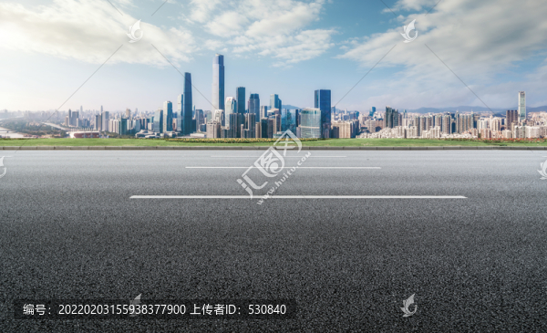 瀝青地面和金融區(qū)建筑
