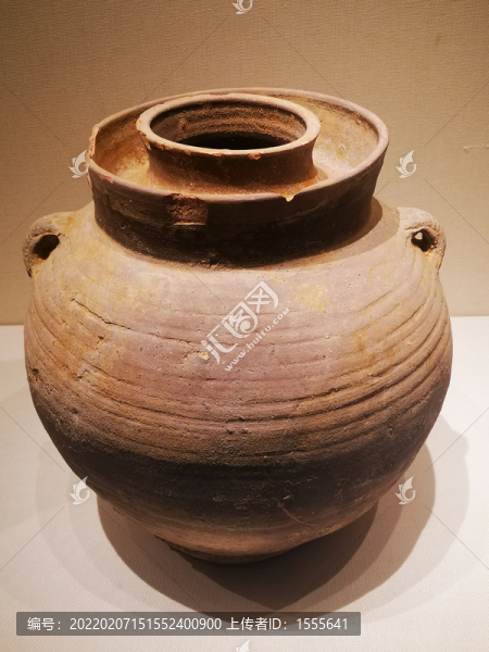 釉陶復(fù)唇罐