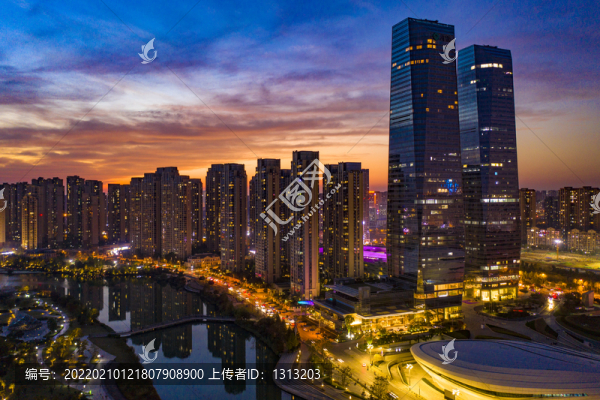 航拍湖南長(zhǎng)沙梅溪湖夜景