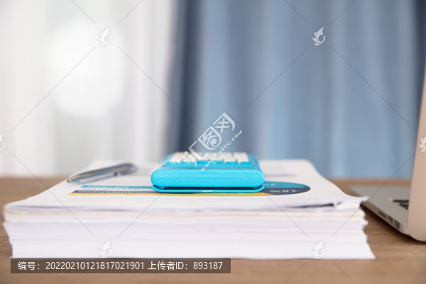 計算器在文件資料上