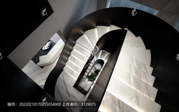高端樣板間旋轉(zhuǎn)樓梯
