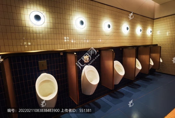 公共廁所洗手池小便斗