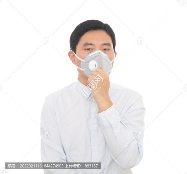 戴口罩的男士手摸口罩