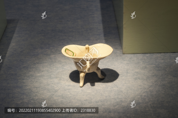 明代爵杯