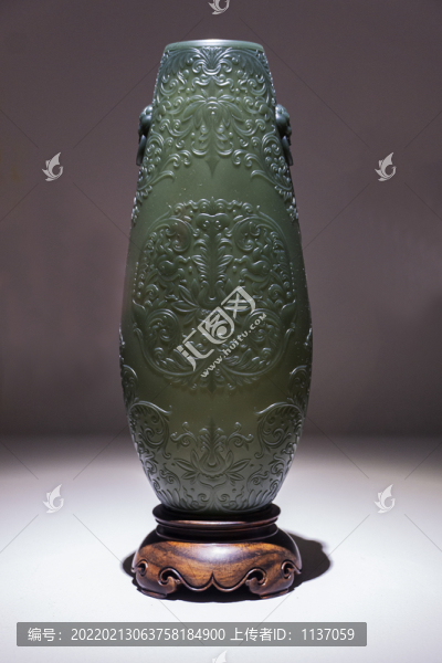 雕塑刻花尊