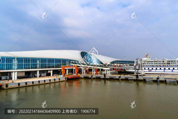 繁忙的中國廣東湛江市徐聞港