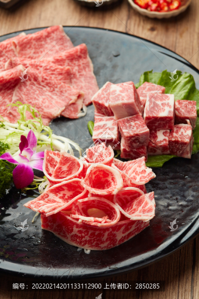 鮮牛肉雪花牛肉火鍋菜品拼盤