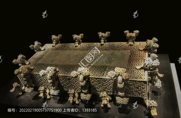 河南博物院春秋云紋銅禁