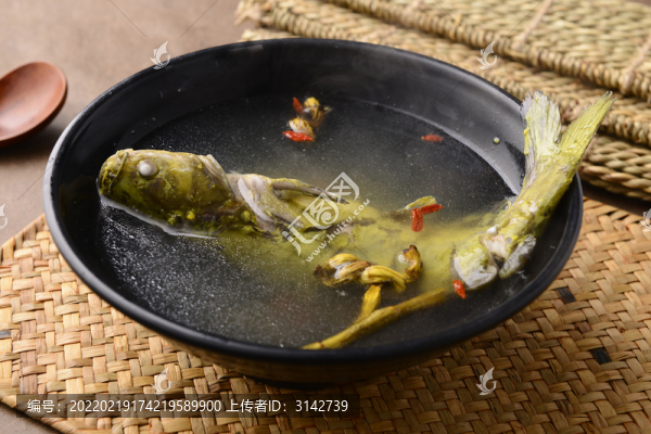 石斛燉黃甲魚