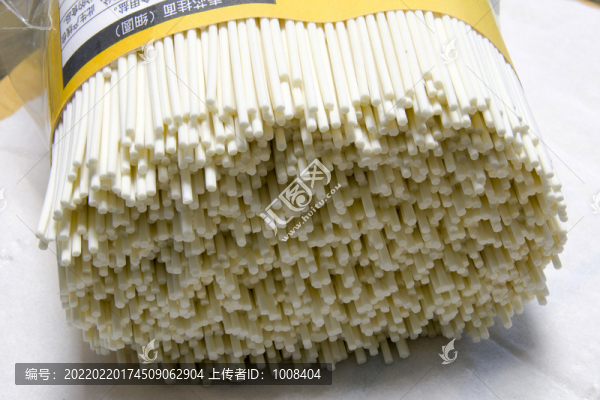 一捆掛面正面微距照