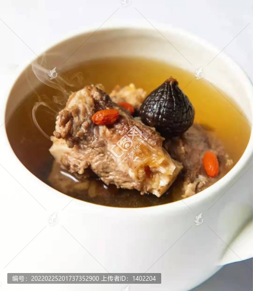 黑蒜燉土豬肉