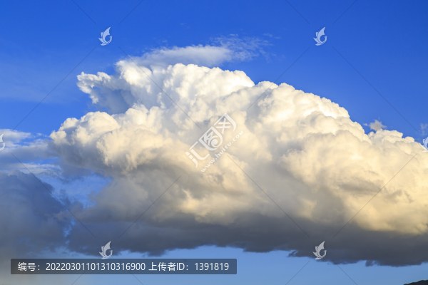 藍(lán)天白云