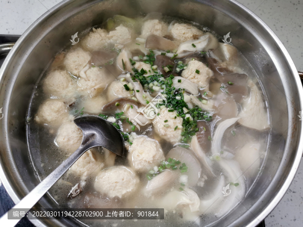 平菇雞肉丸子湯