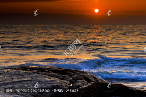 海上日出
