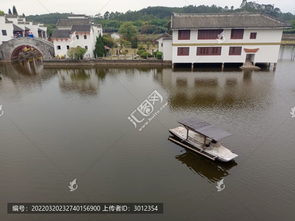 竹筏湖水高清實拍圖