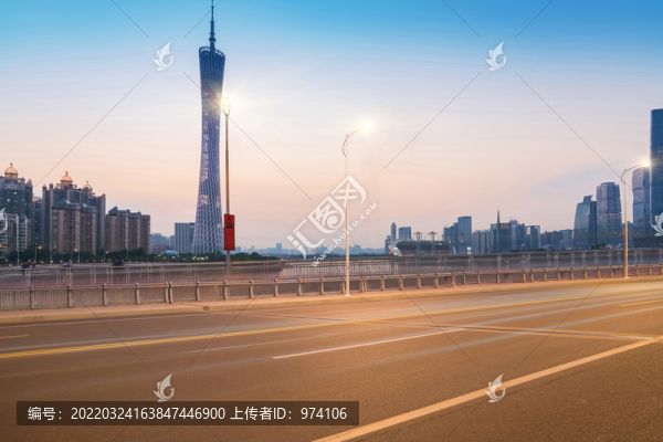 廣州城市天際線和高速公路夜景