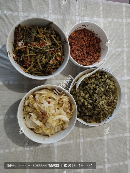 一桌子菜