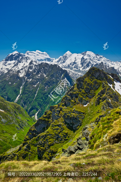 山景與雪山