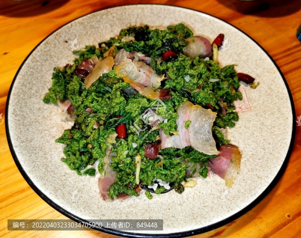 臘肉炒桑樹花