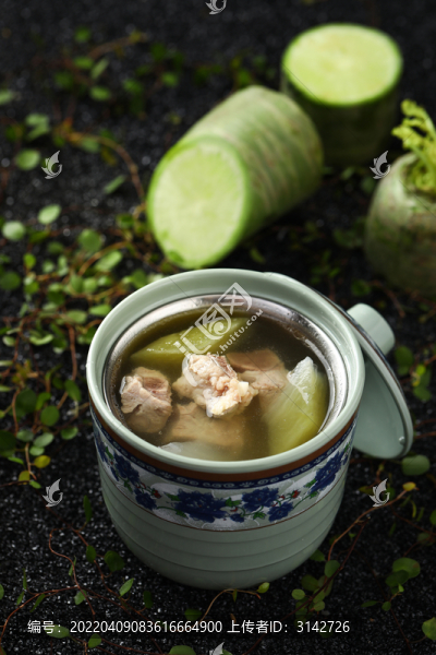 綠蘿卜排骨湯