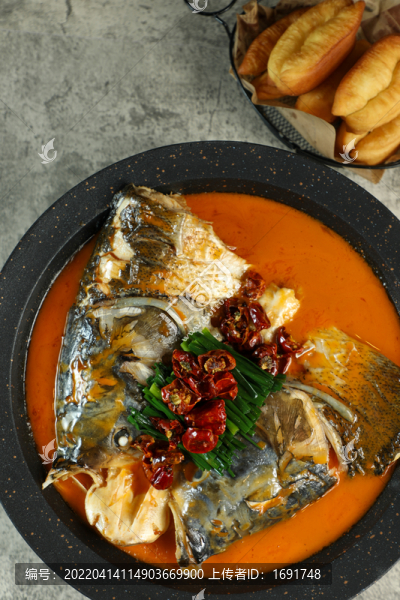 紅燜魚頭泡油條