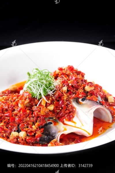 剁椒蒸水庫(kù)魚(yú)頭