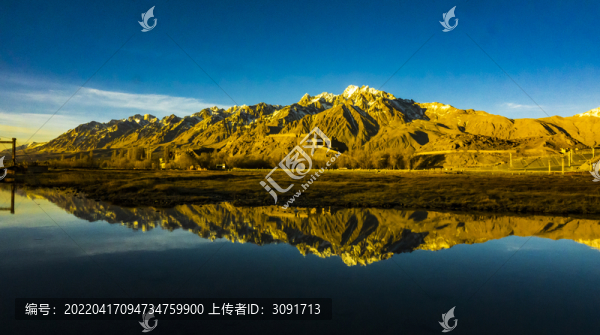 塔什庫爾干日照金山