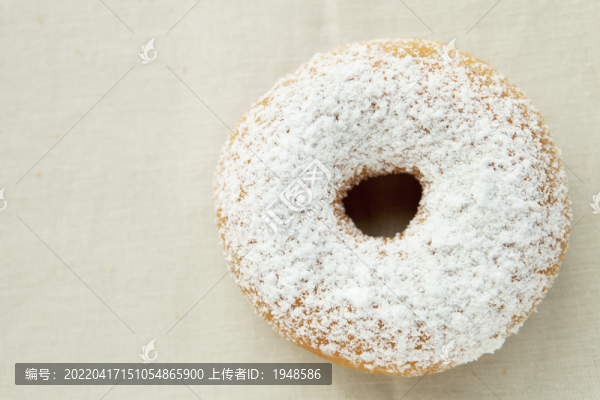 椰香甜甜圈